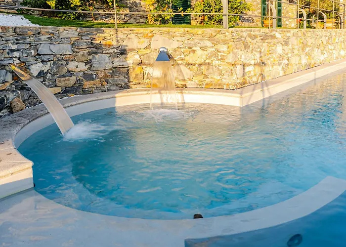 Cozy Pool-side House With Sea View Vakantiehuis Rapallo