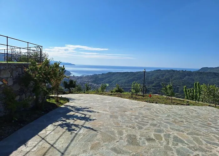 Cozy Pool-side House With Sea View Vakantiehuis *