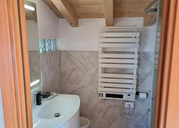 Vakantiehuis Cozy Pool-side House With Sea View *