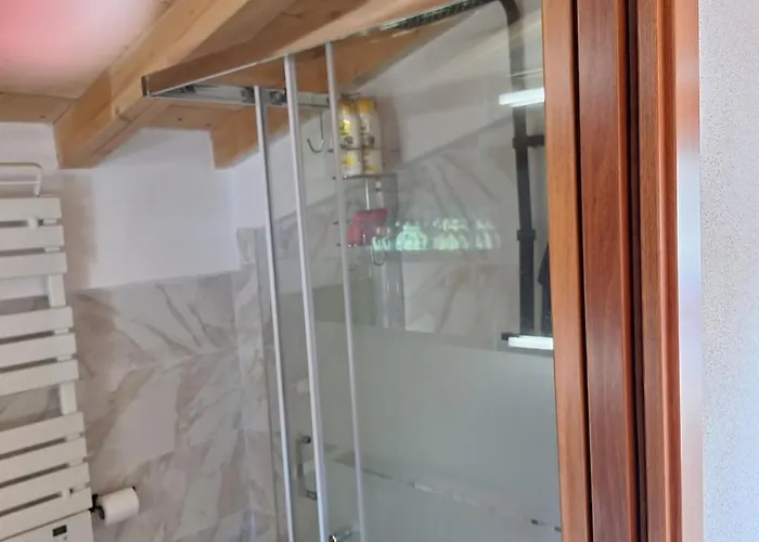 Vakantiehuis Cozy Pool-side House With Sea View *