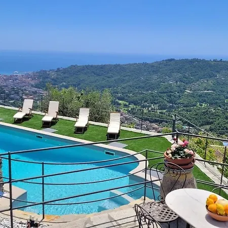 Cozy Pool-side House With Sea View Holiday home Rapallo