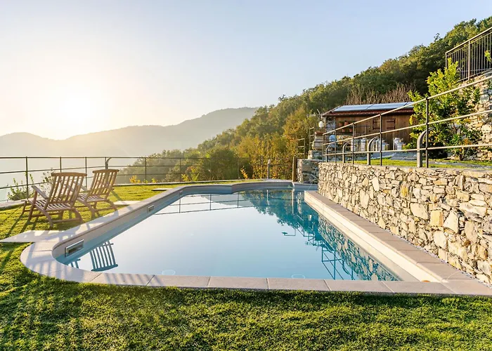 Cozy Pool-side House With Sea View Holiday home